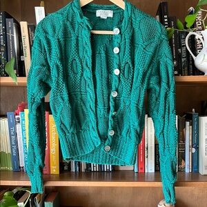 VINTAGE. Cambridge Spirit. Kelly green cropped cotton cardigan.